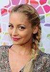 Pin by LittleL Jime on Miss Nicole Richie Center part hairst