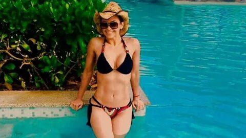 Aracely Arámbula inicia la primavera disfrutando de la playa