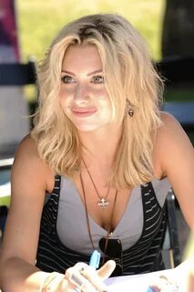 Pictures of Aly Michalka - Pictures Of Celebrities