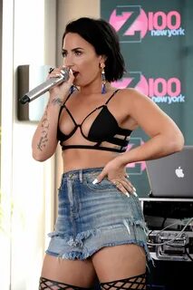 Demi Lovato is Hot - Cool for the Summer Pool Party Tour in 