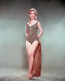 Barbara Eden (1931 -) Barbara eden, Marilyn monroe, Marilyn