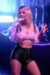maren morris performs in concert at the albert hall in manchester, uk
