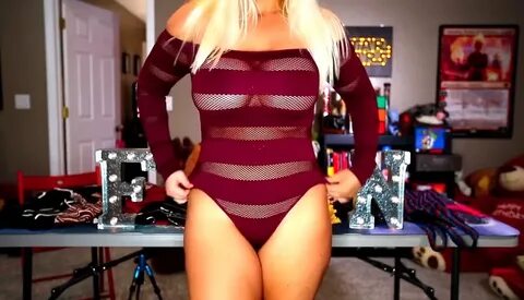Tara Babcock shows her admirable curves while trying on diff