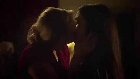 SEXY LESBIAN KISSING Scenes from "Breaking the Girls" (HD) a