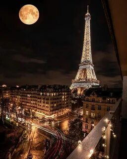 Luna llena en París. ✨ Foto por @junly 16 instagram.com/junl