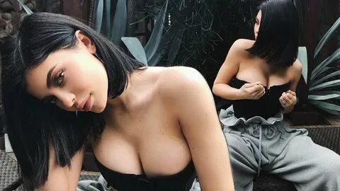 Kylie jenner boobs naked.