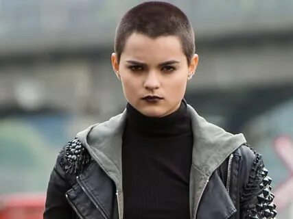 Brianna Hildebrand Height, Feet, Dating, Bio, Parents, Gay, Hair, Age, & Instagr