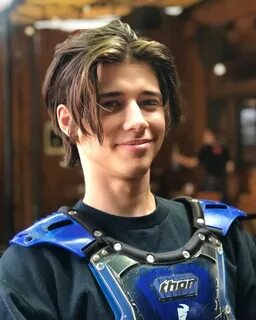 Uriah Shelton