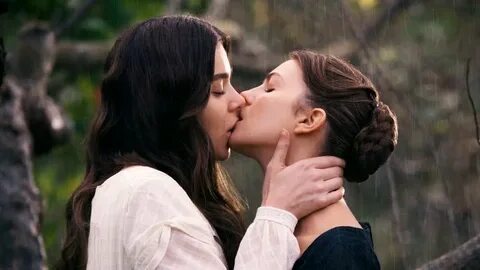 Best lesbian kissing scenes