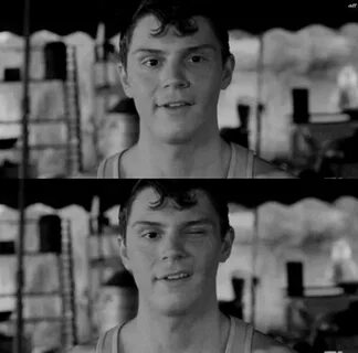 Evan Peters - image #2605095 on Favim.com