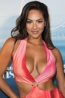 Christen Harper Shows Off Her Beautiful Body at the 2021 Sports Illustrated...