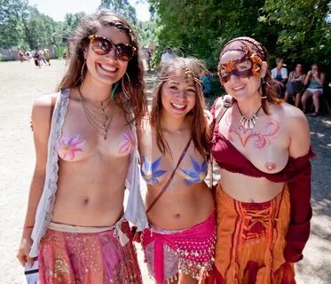 lets get a rave girl / festival slut thread going - /b/ - Ra