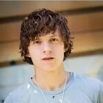 Tom Holland Height, Weight, Age, Affairs, Biography & More "