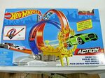 Hot Wheels Energy Track Set Power Loops Playset with Gold Ca