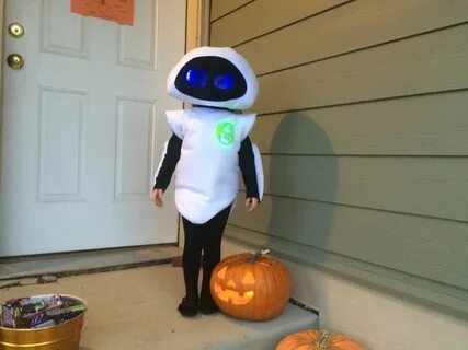 Eve costume from Wall-E for Halloween Wall e costume, Hallow