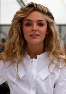 Pin by jose ernesto on Poise: Grooming Tamsin egerton, Curly