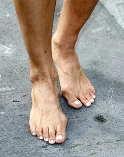 Pamela Anderson's Feet wikiFeet