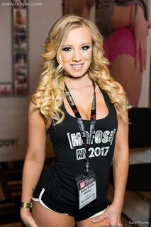 AVN Adult Entertainment Expo 2017 Day 4 (Page 1 of 16) - FOB