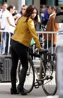 Megan Fox in Tight Jeans on The Set of TMNT -06 GotCeleb