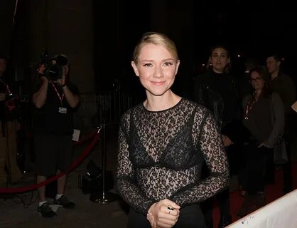 File:Valorie Curry at 2016 TIFF.jpg - Wikimedia Commons