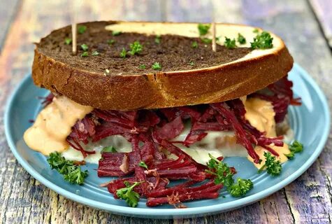 Air Freyer Ruben Sandwiches / Zingerman's Russian Dressing (