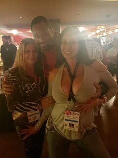 “I met @ChristyCanyon11 3 times now,and she showed me love but I have never...