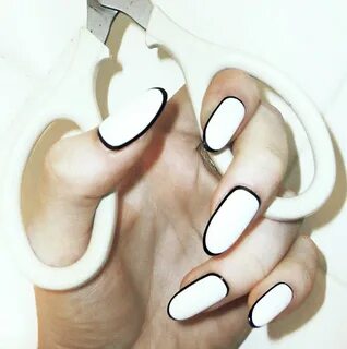 Outlined Nails Trend - fashionsy.com