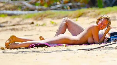 Lara Bingle Nude & Topless Leaked Photos - Scandal Planet