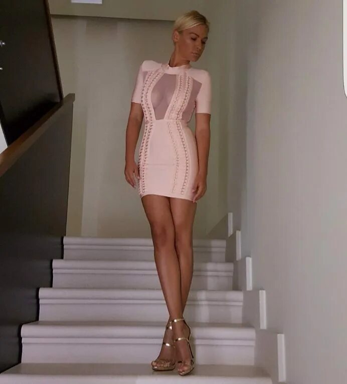 Nataša Bekvalac sur Instagram : Spremna 🎤...veceras zatvoreni TROCADERO 😊...