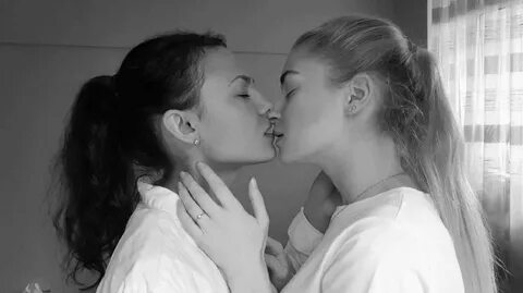 Hot kisses lesbian hot - 268 Pics xHamster