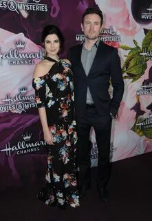 Get John Reardon Meghan Ory Husband Gif - Hanaka gallery