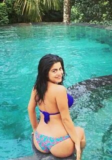 Shenaz Treasurywala , Look her Osm Curves During Travelwiths