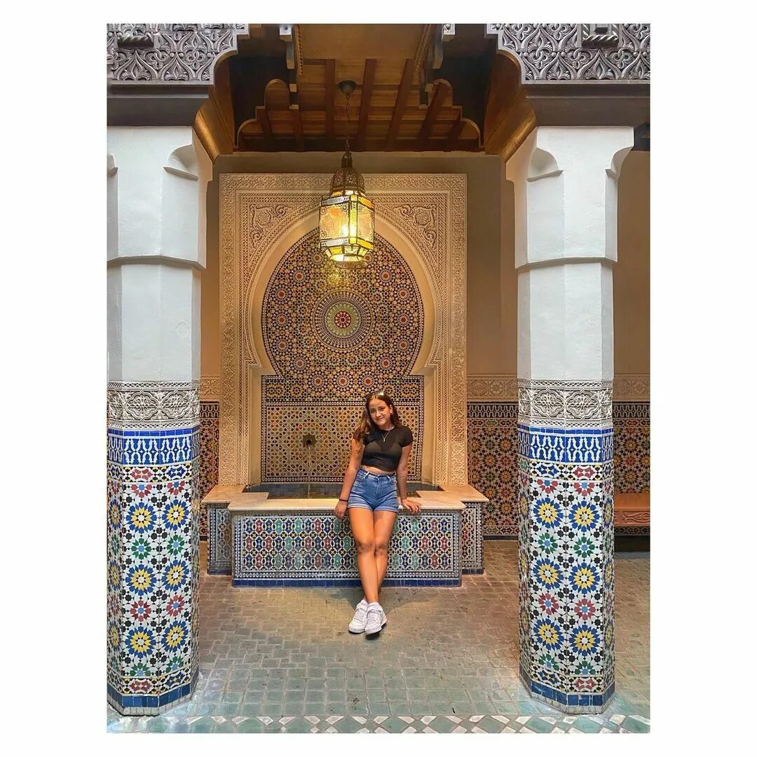 Valeria Cavero в Instagram: "Morocco 💙 🤍" .