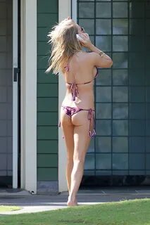 LeAnn Rimes shows off her ass wearing sexy bikini in Hawaii