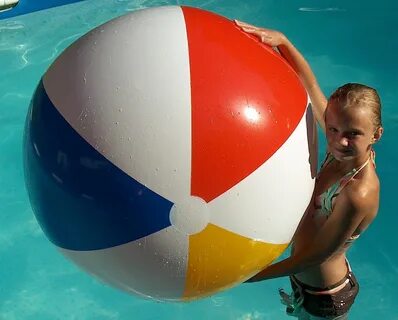 Купить 48" CLASSIC Inflatable Beach Ball - White, Red, на Ау