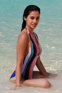 Hotness Overloaded #Disha Patani Looks Sizzling HOT In This 