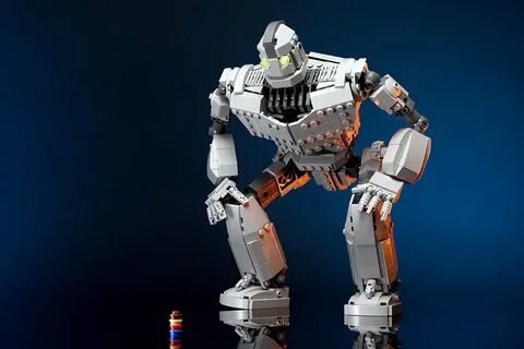 Как сделать LEGO Iron Giant из Лего Несортированное. Пошагов