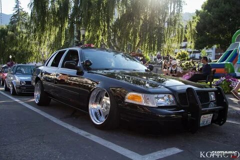 Ford Crown Victoria Slammed - Free Supercar Picture HD