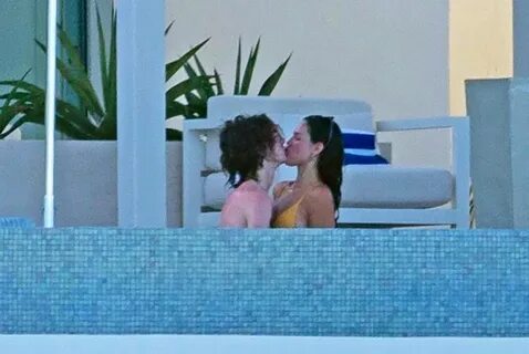 Spotted: Timothée Chalamet and Eiza González Passionately Ma