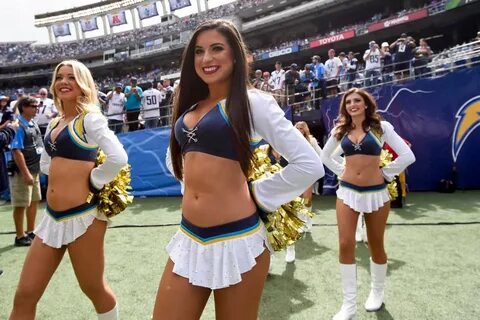 2015 NFL cheerleaders: Week 4