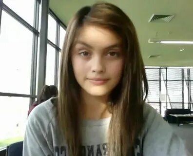 Viral Video of the Day: Girl with funny talent makes eyebrow
