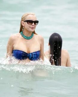 Lindsay Lohan In Bikini on Miami Beach BOOB Slip - 54 Pics xHamster.