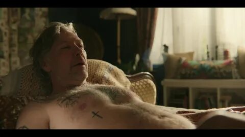 ausCAPS: Mikael Persbrandt nude in Sex Education 1-07 "Episo