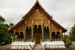 File:Wat Mahathat temple (Laos2009).jpg - Wikimedia Commons