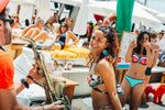 Salsa dans på Nikki beach club i Marbella - Maya Nestorov