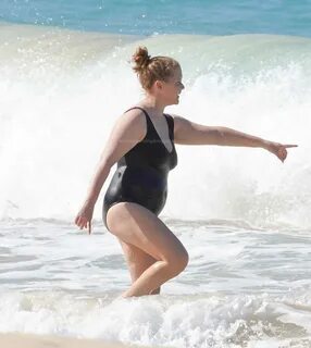 Amy Schumer - In a bikini on a Christmas day at the beach in