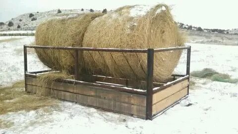 Round bale feeder Cattle farming, Hay feeder for horses, Liv