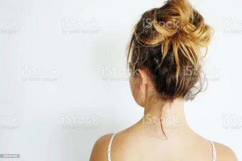 Messy Bun Stockfoto und mehr Bilder von Haarknoten - iStock