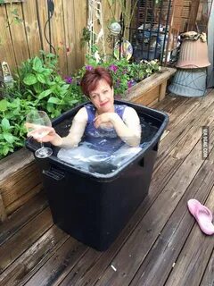 Friend's Mom got a hot tub. - 9GAG