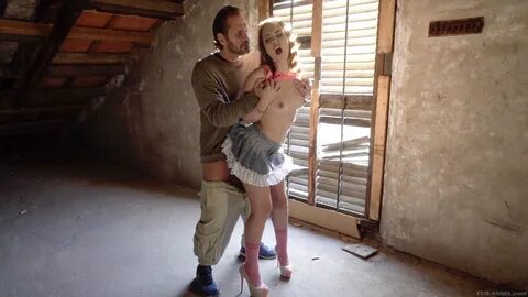 Zoe Doll - Nacho's Fucking Warehouse Picture (2)